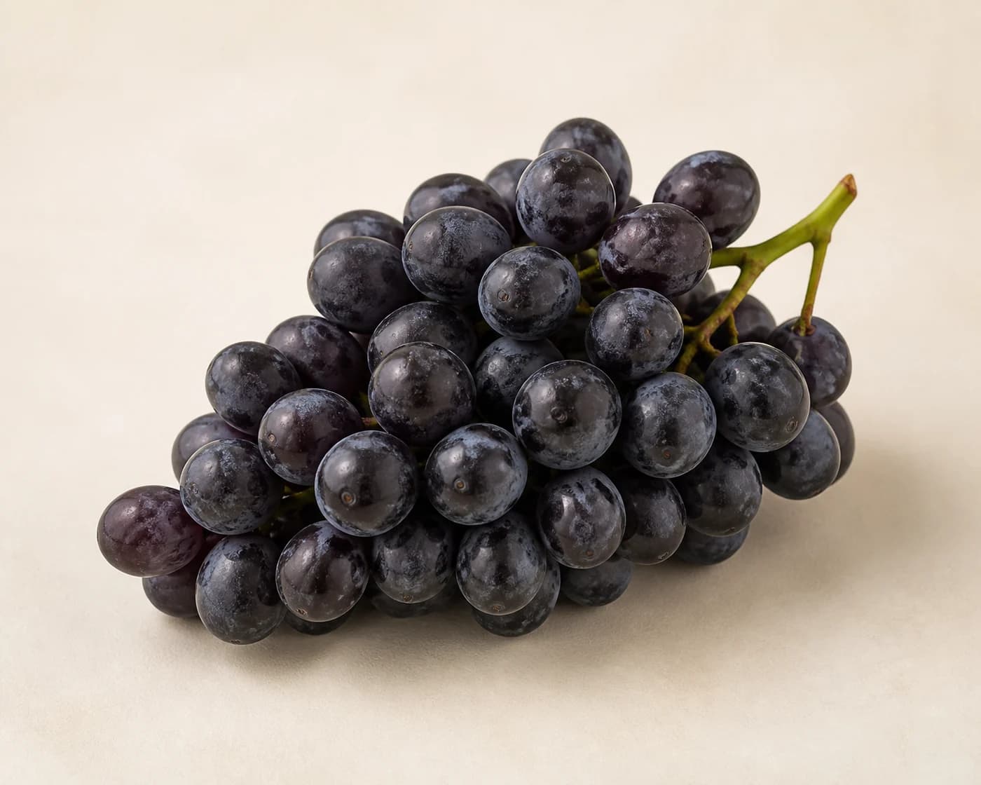 Black Grapes — centered product view